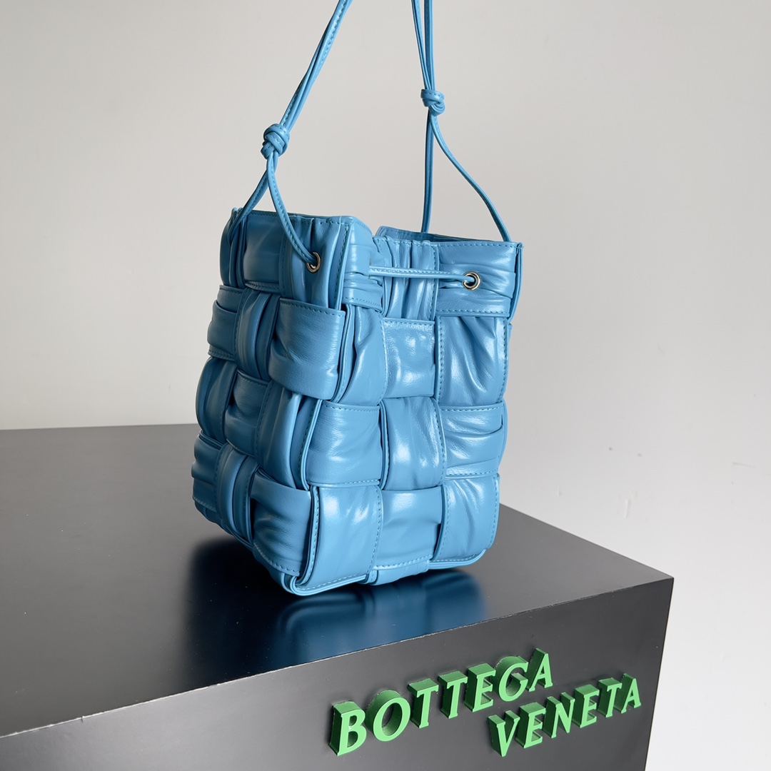 bo*te*ga Ve*ne*ta mini bucket-18*14*14cm
