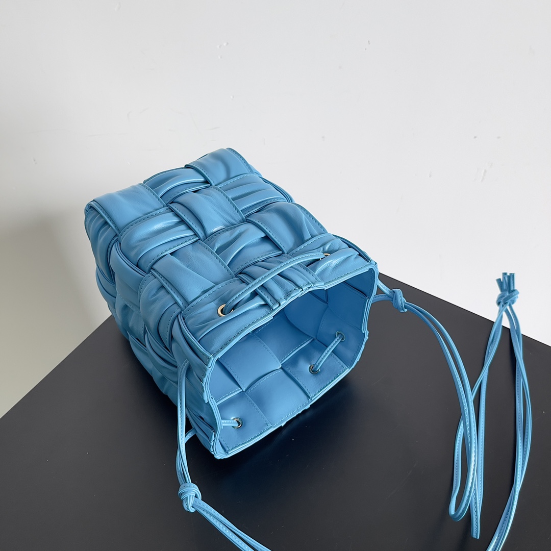 bo*te*ga Ve*ne*ta mini bucket-18*14*14cm