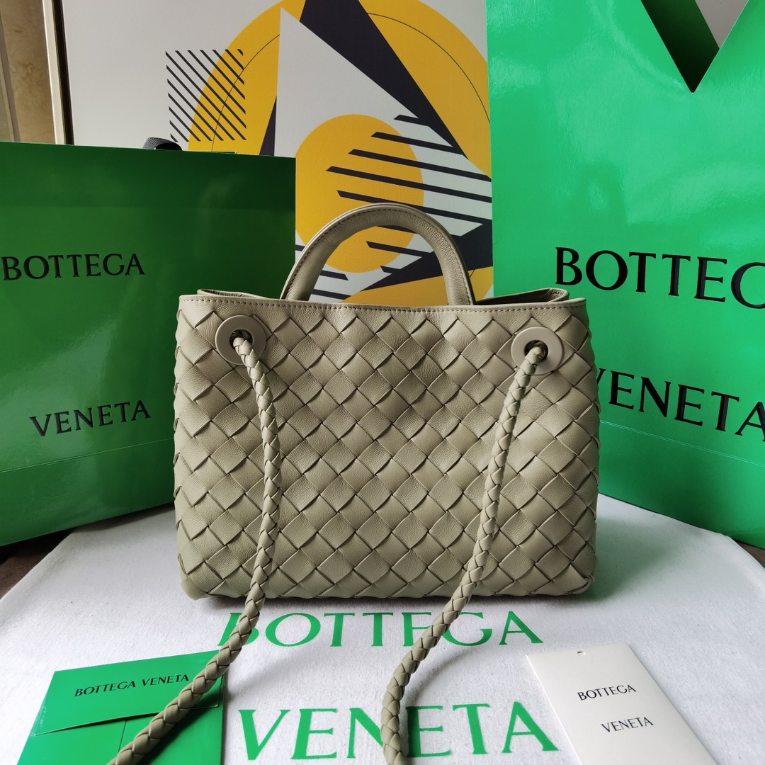 bo*te*ga Ve*ne*tatote-22*25*10.5cm
