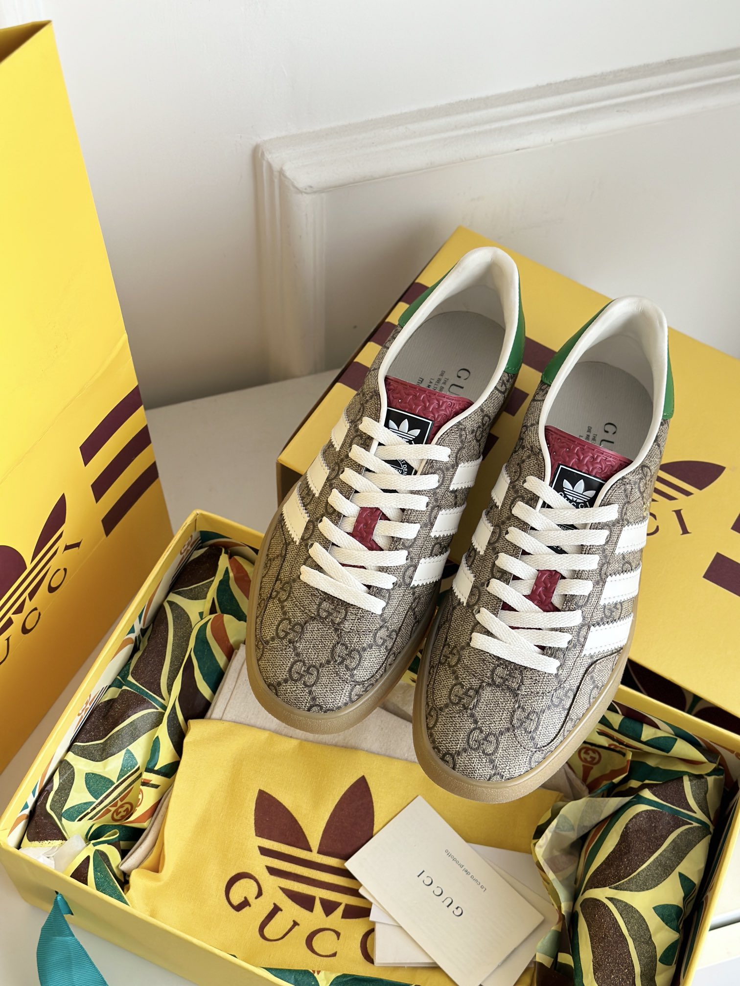 ad*sxG*u*i sneakers