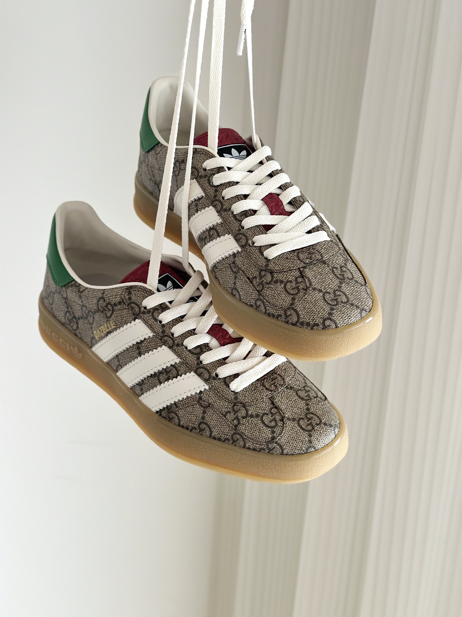 ad*sxG*u*i sneakers