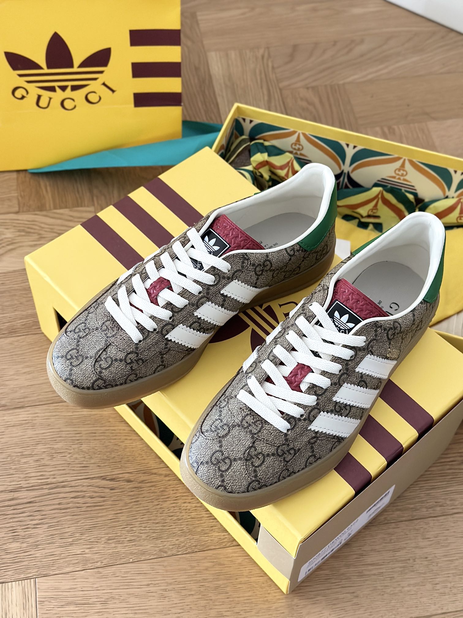 ad*sxG*u*i sneakers