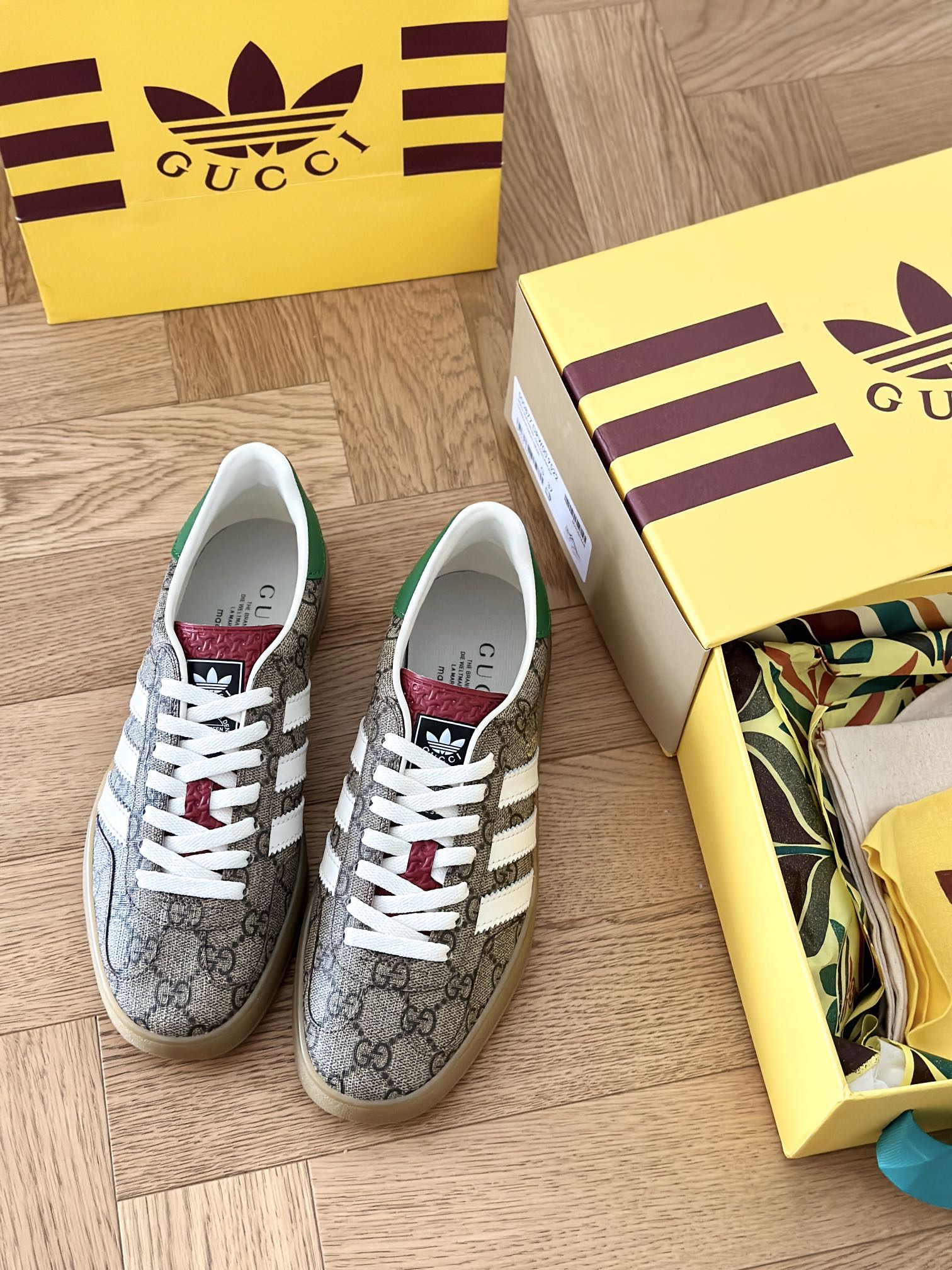 ad*sxG*u*i sneakers