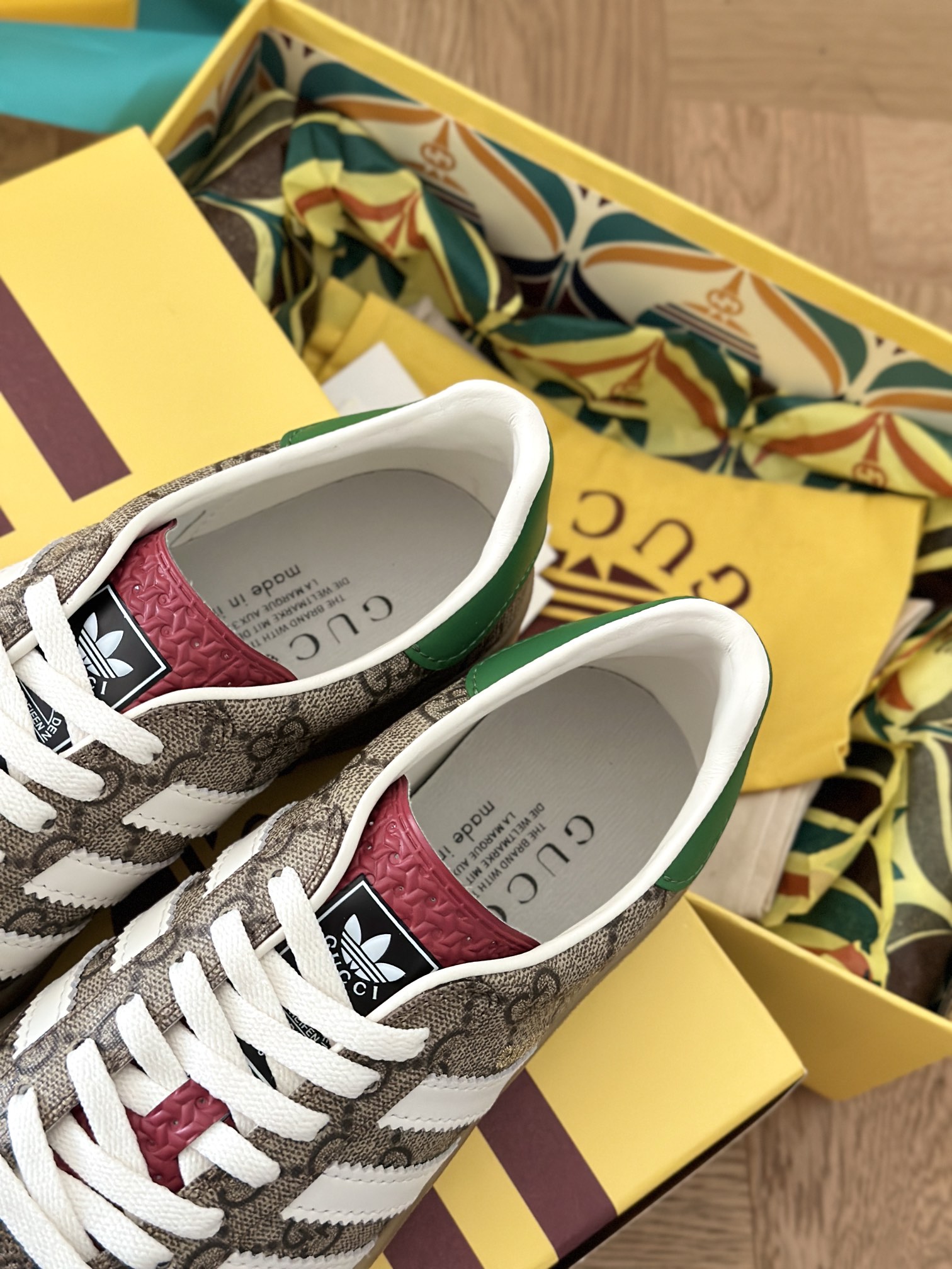 ad*sxG*u*i sneakers