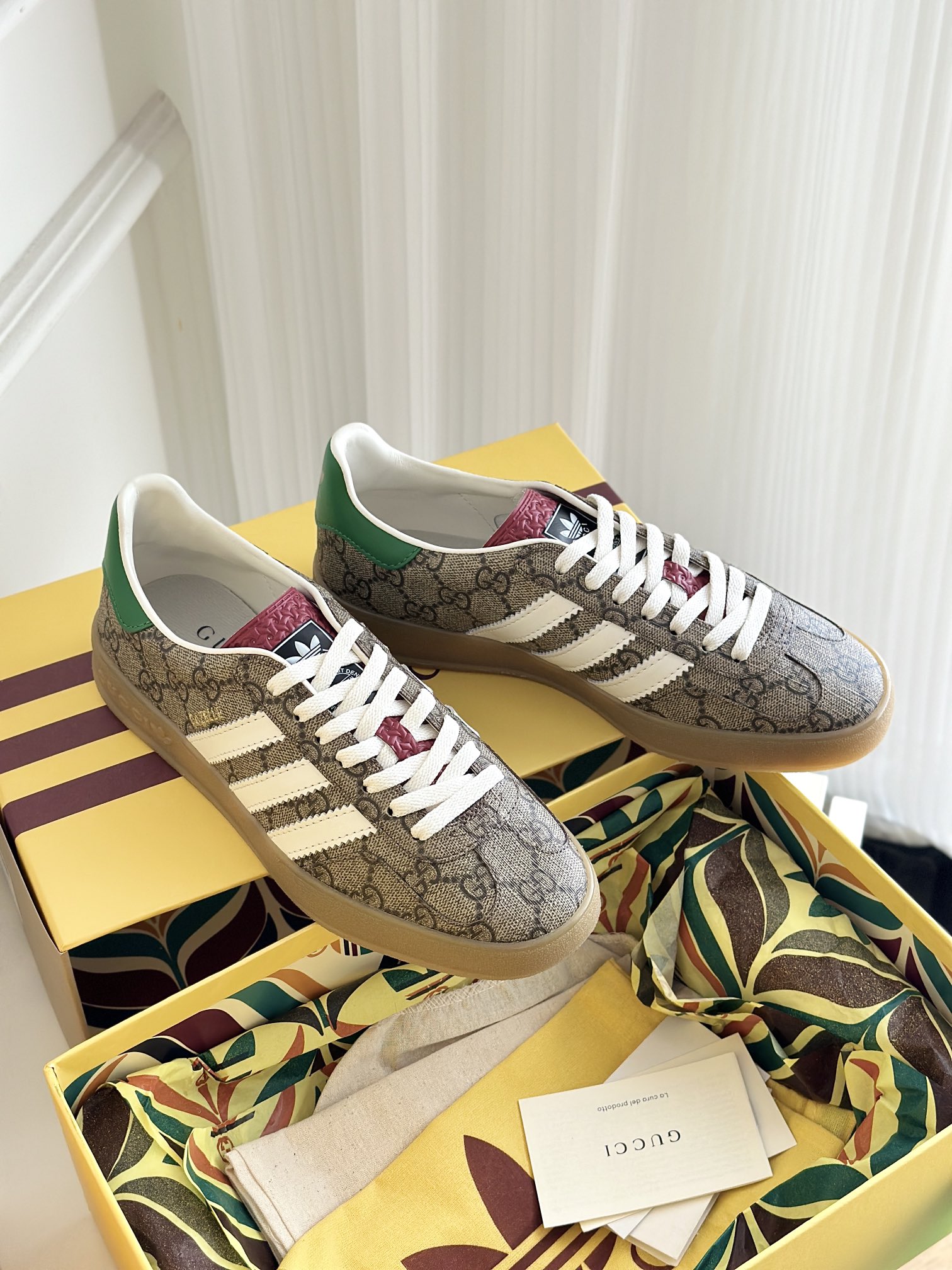 ad*sxG*u*i sneakers