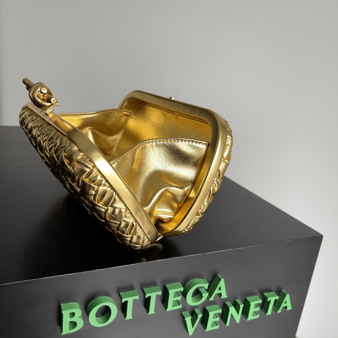 bo*te*ga Ve*ne*ta cassette bag-20.5*6*12.5cm