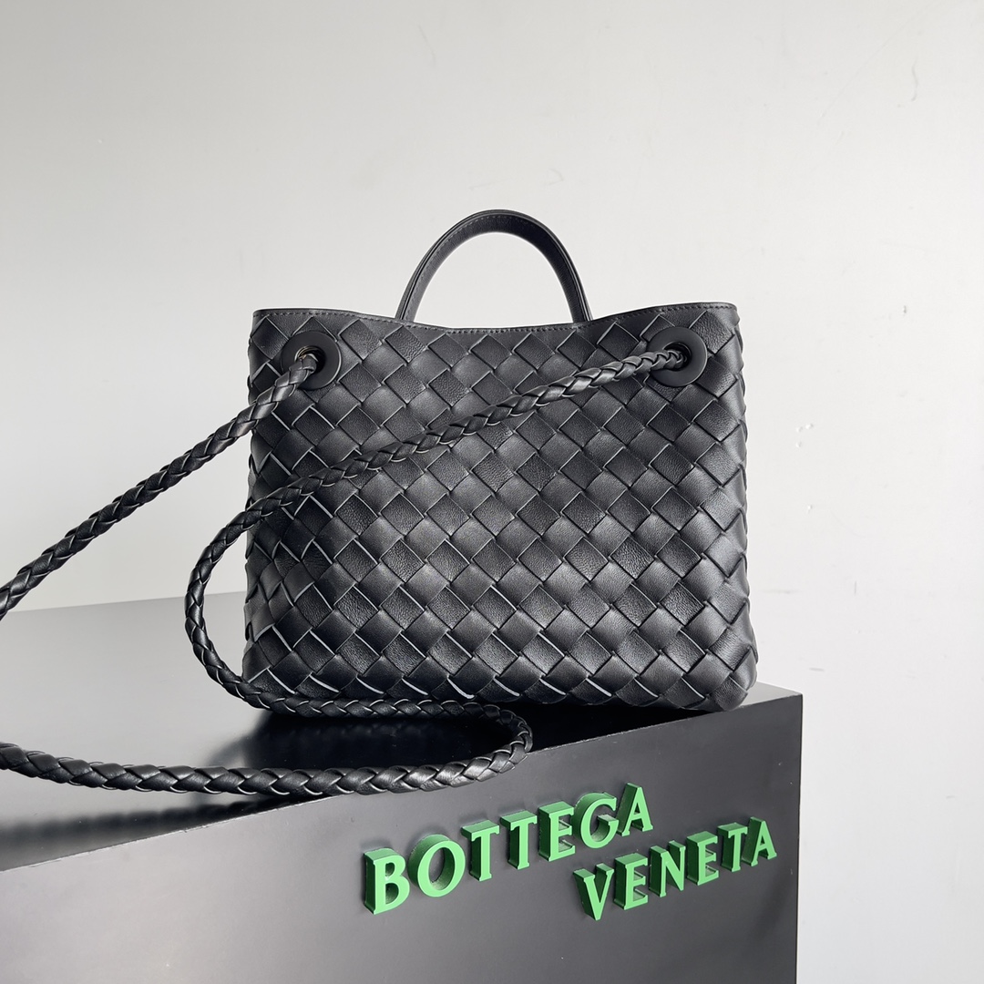 bo*te*ga Ve*ne*tatote-22*25*10.5cm