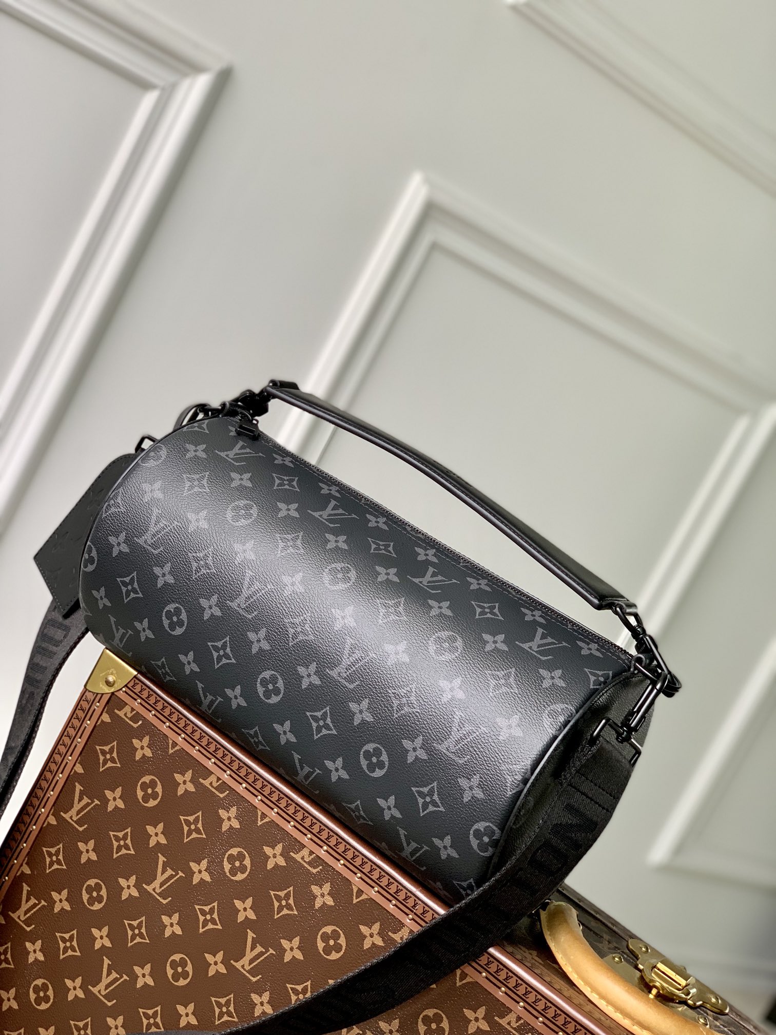 l0*is V*t0n soft polochon bag-33 x 17 x 17cm