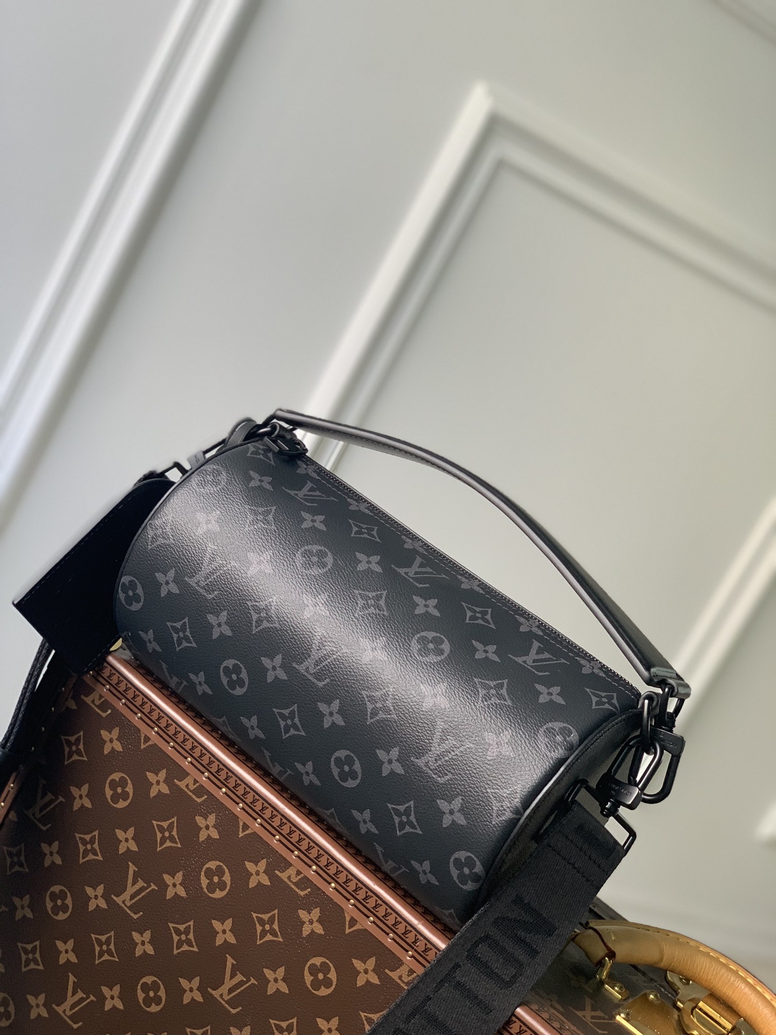 l0*is V*t0n soft polochon bag m46692-27x 15x 15cm