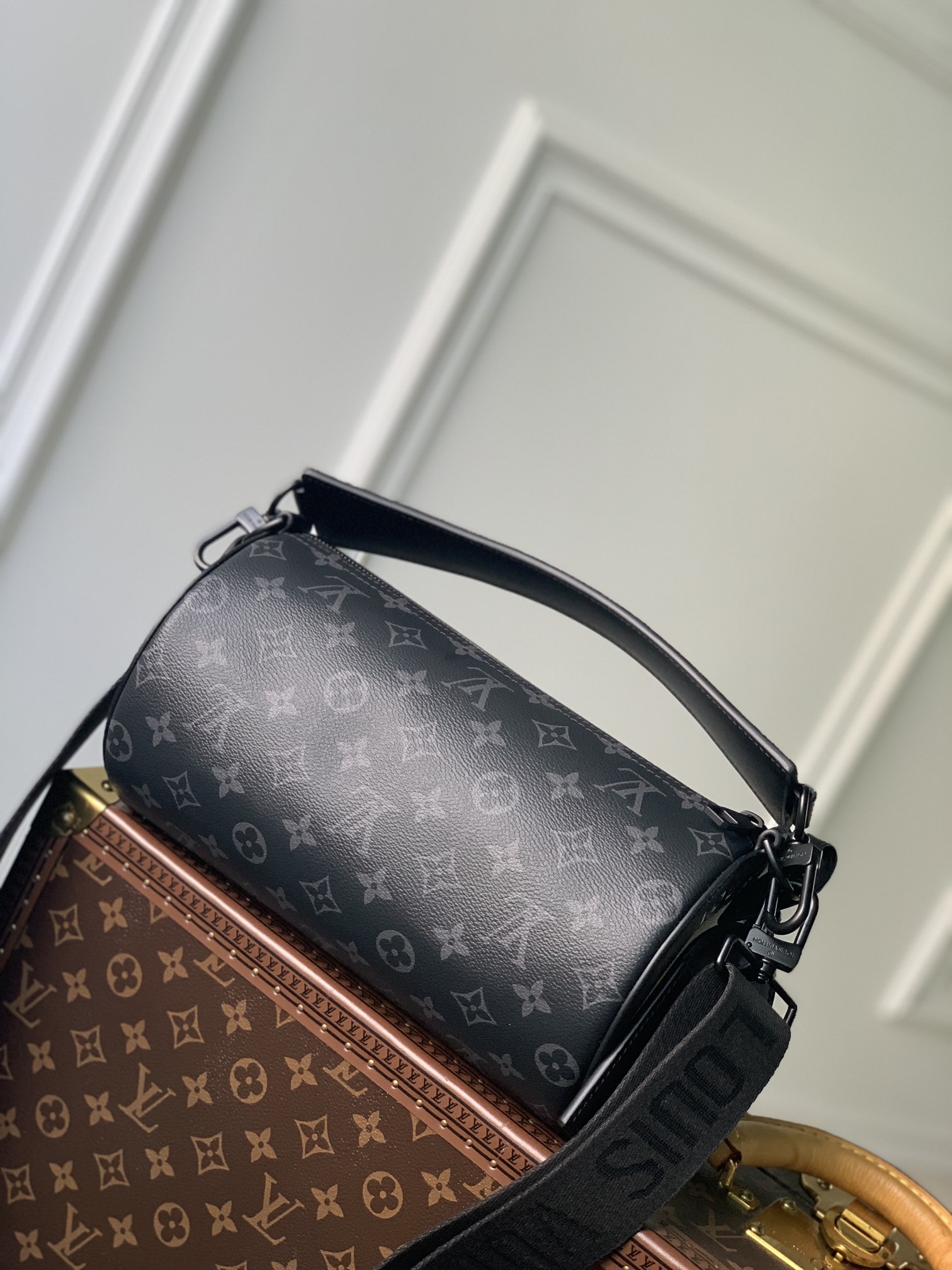 l0*is V*t0n soft polochon bag m46692-27x 15x 15cm