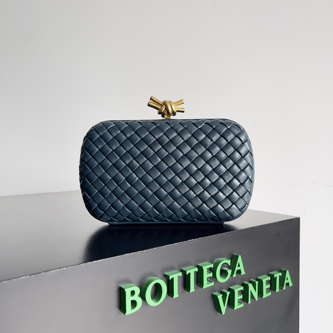bo*te*ga Ve*ne*ta knot pouch-20.5*6*12.5cm