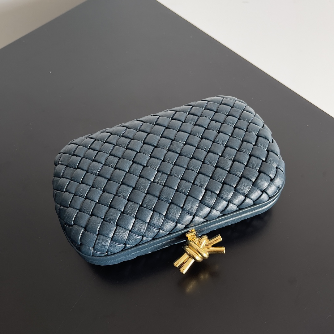 bo*te*ga Ve*ne*ta knot pouch-20.5*6*12.5cm