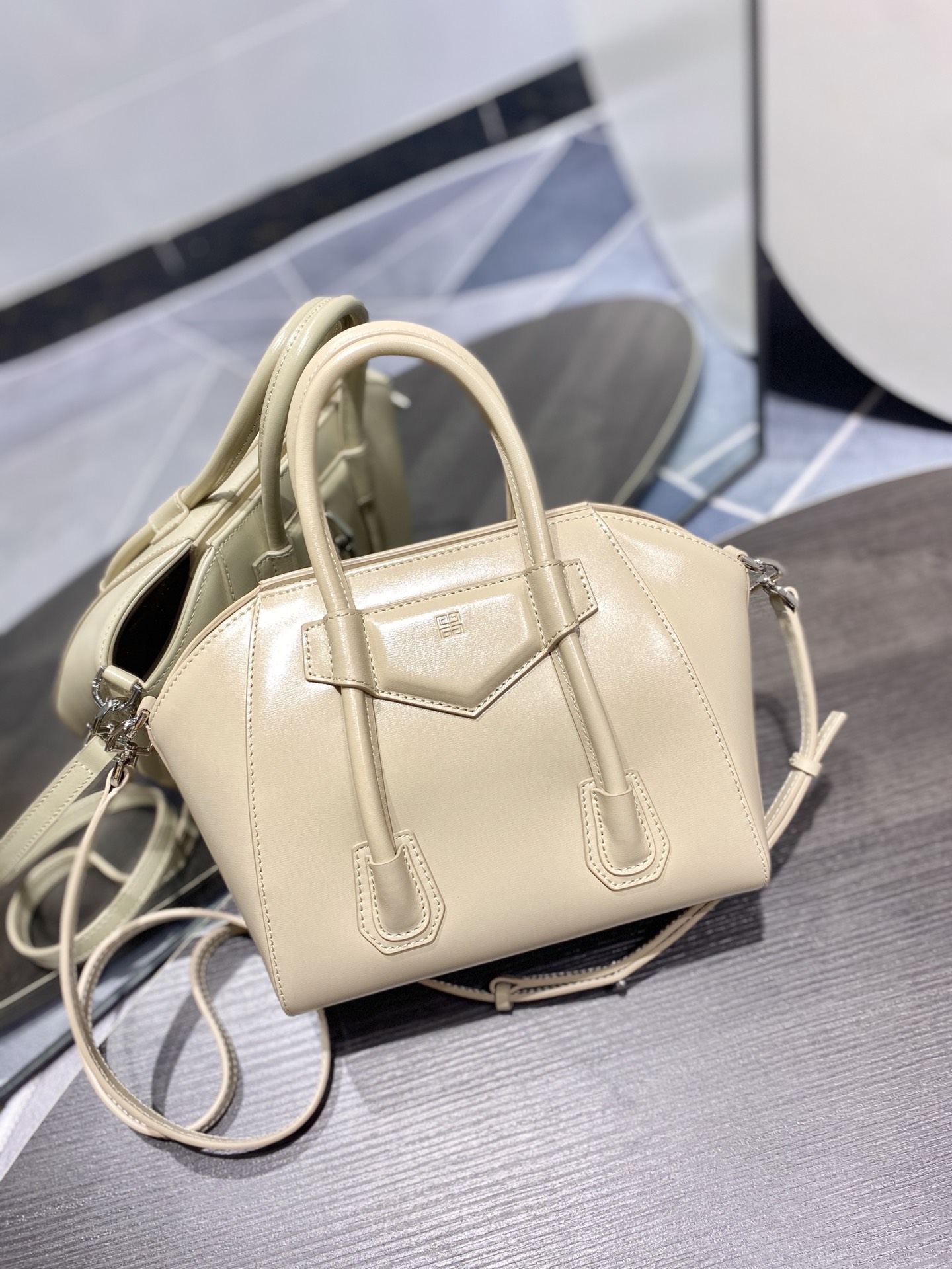Givenchy Antigona Tote-22*20*13CM