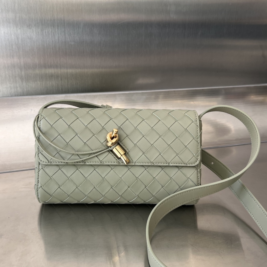 bo*te*ga Ve*ne*ta andiamo crossbody bag-21.5*13.5*4.5cm
