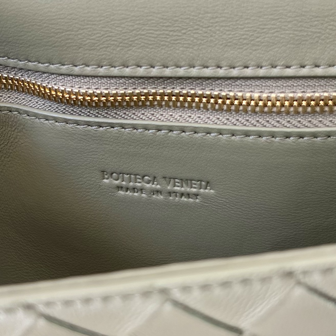 bo*te*ga Ve*ne*ta andiamo crossbody bag-21.5*13.5*4.5cm