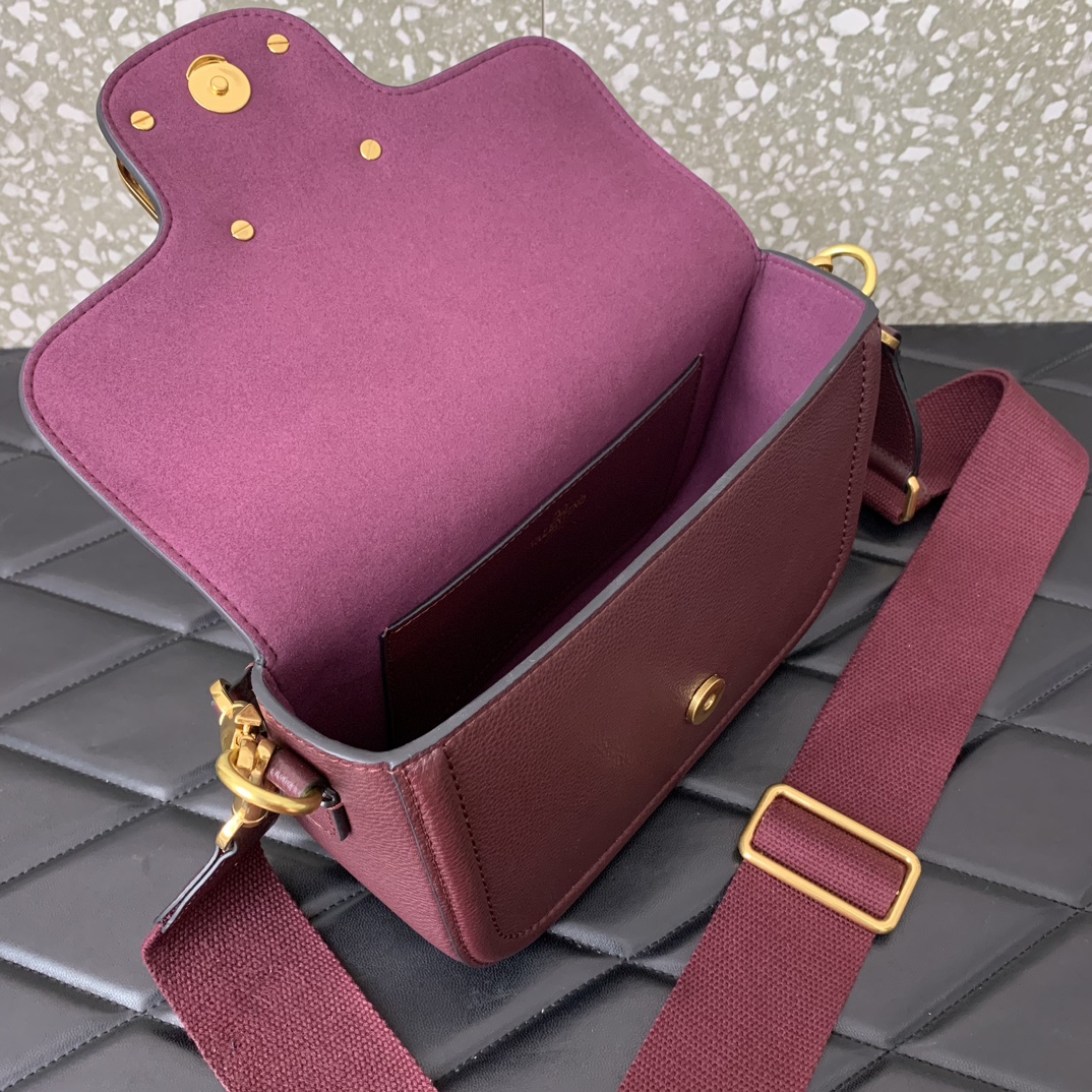 Valentino Garavani Allnite Bag-23.5✖️18✖️8CM