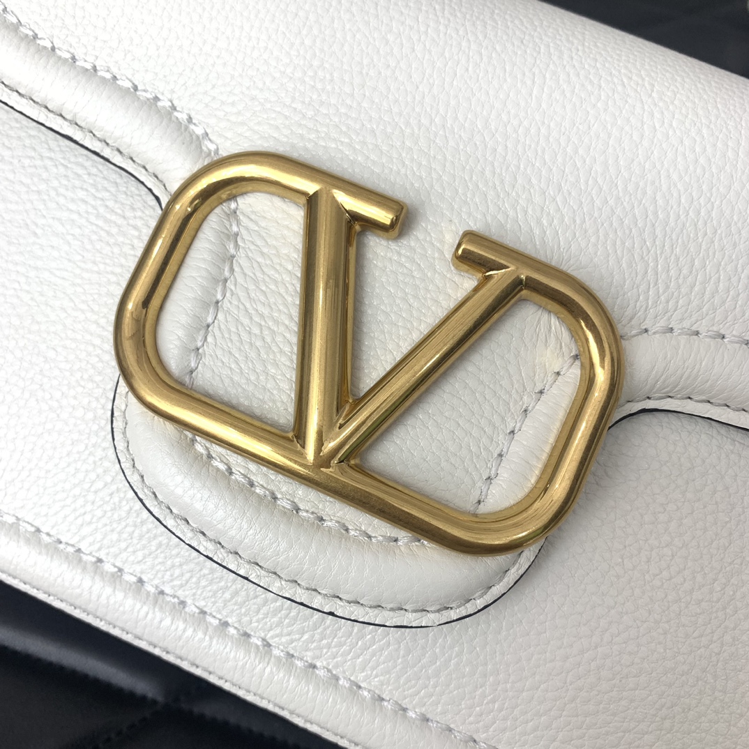 Valentino Garavani Allnite Bag-23.5✖️18✖️8CM