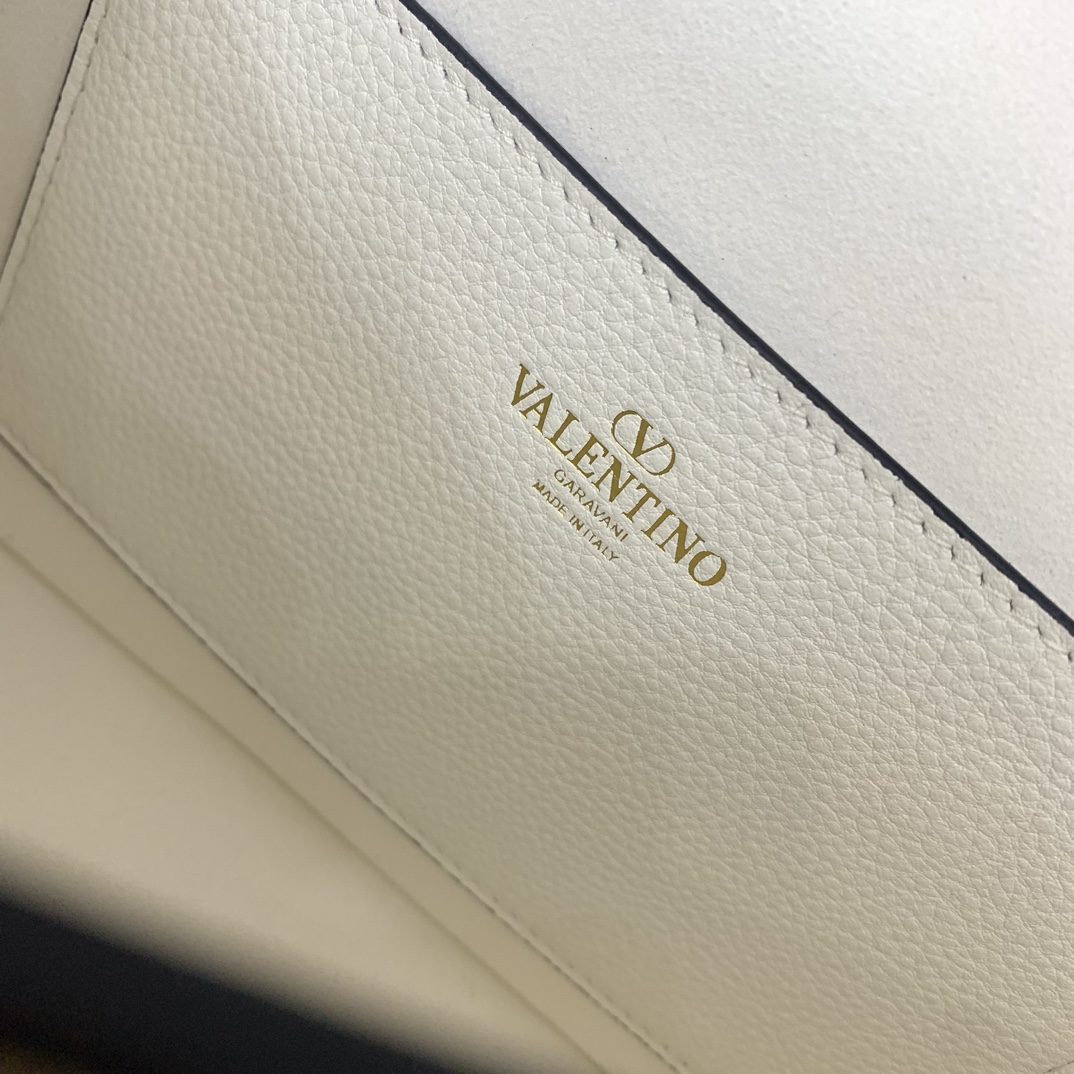 Valentino Garavani Allnite Bag-23.5✖️18✖️8CM