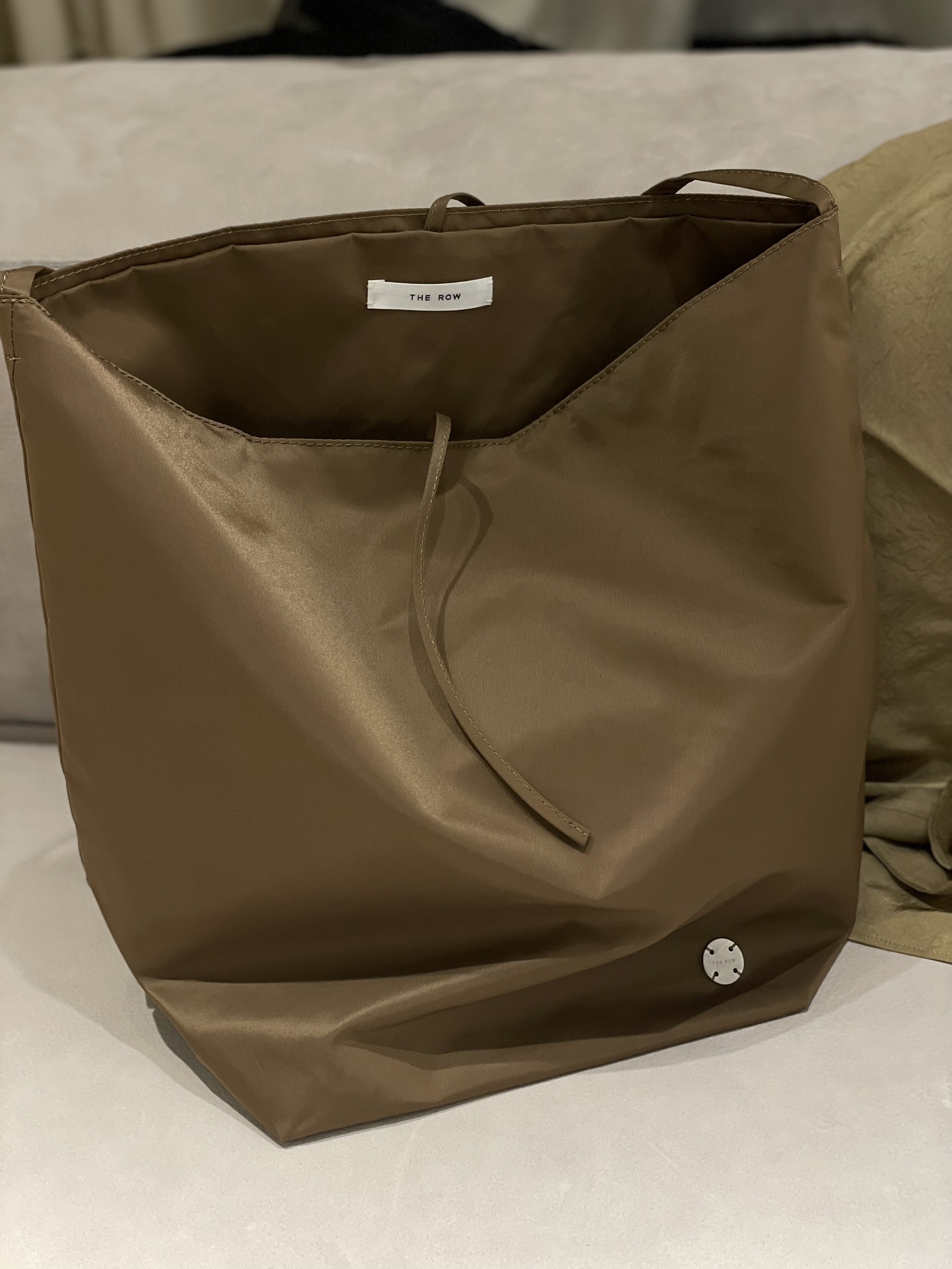 The R0w nylon tote