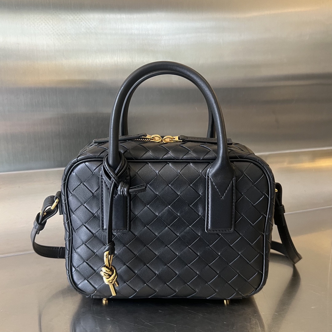 bo*te*ga Ve*ne*ta getaway bag-23.5x17.5x9cm