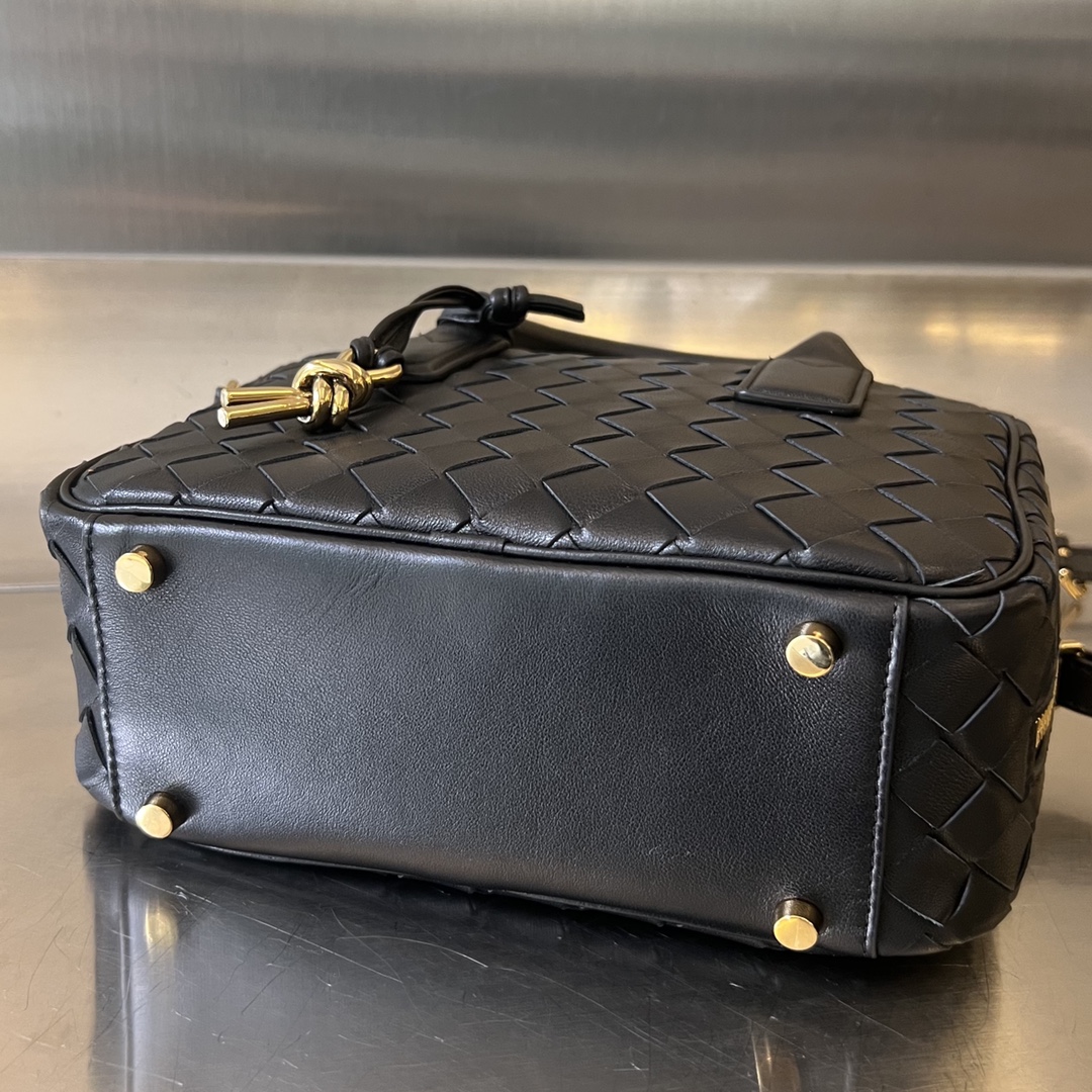 bo*te*ga Ve*ne*ta getaway bag-23.5x17.5x9cm