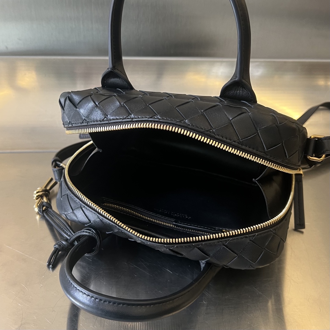 bo*te*ga Ve*ne*ta getaway bag-23.5x17.5x9cm