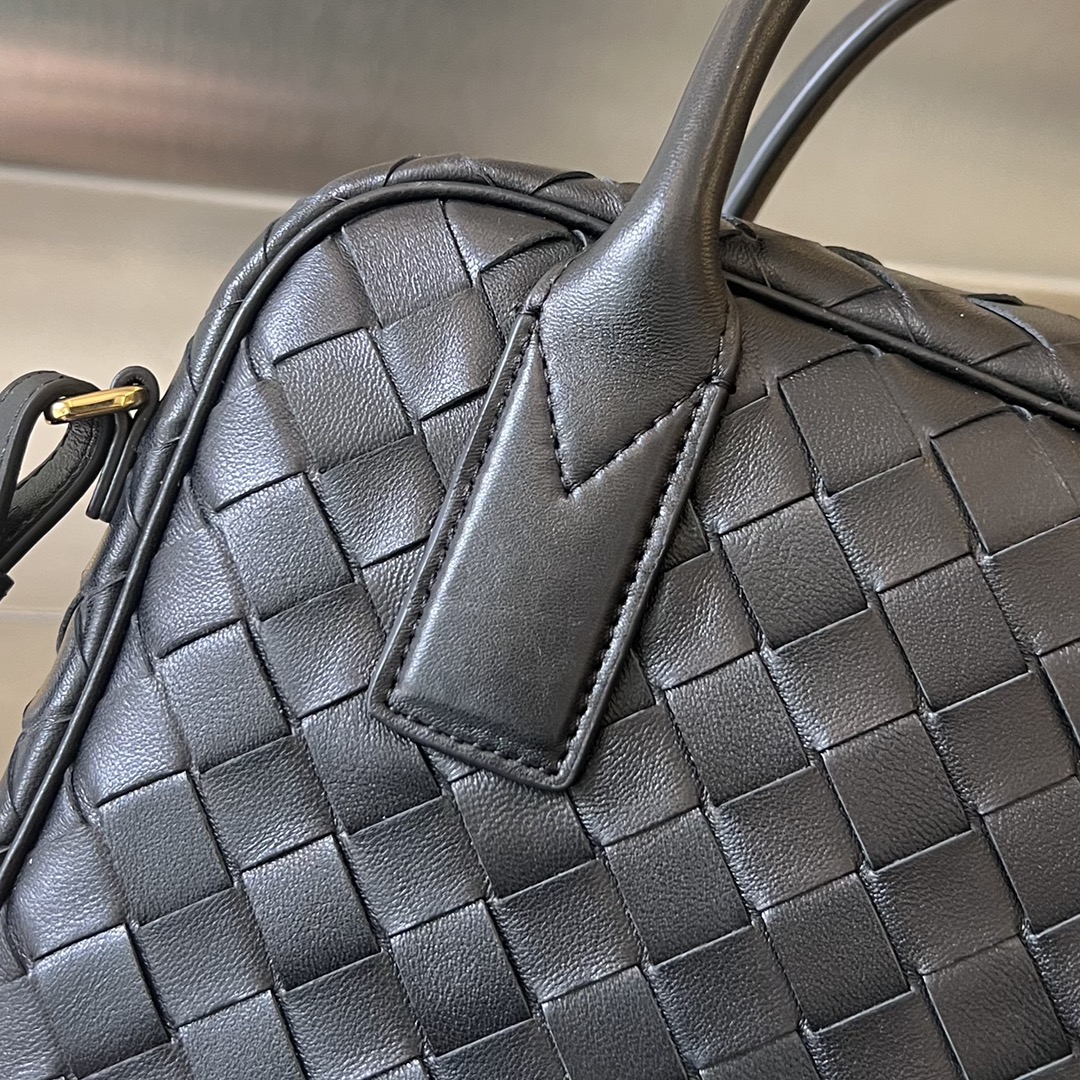 bo*te*ga Ve*ne*ta getaway bag-23.5x17.5x9cm