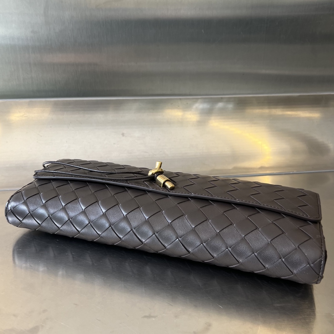 bo*te*ga Ve*ne*ta clutch-31x13x3 cm