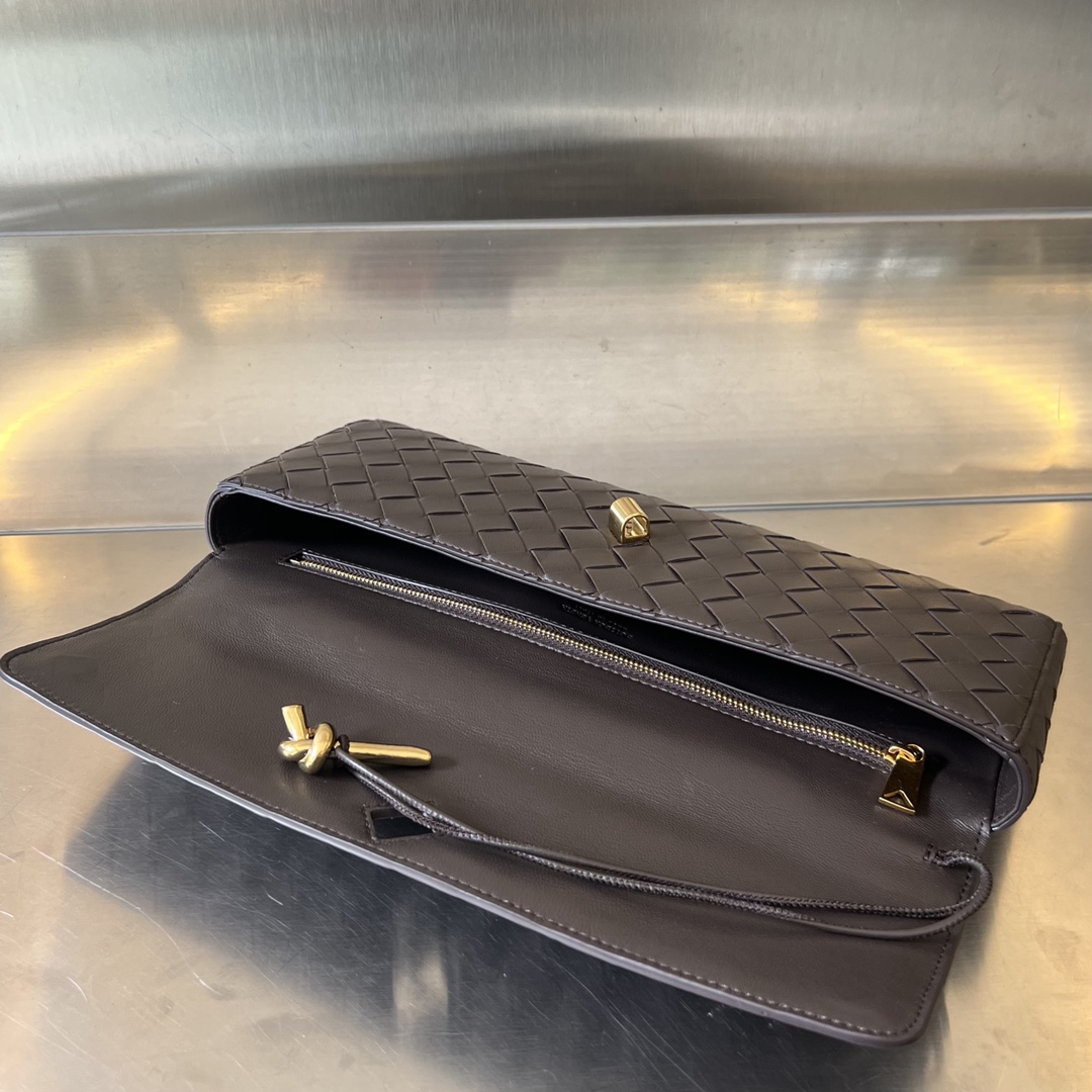 bo*te*ga Ve*ne*ta clutch-31x13x3 cm