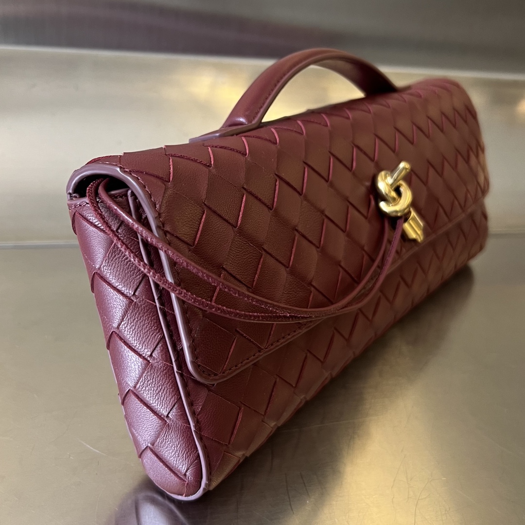 bo*te*ga Ve*ne*ta clutch-31x13x3 cm