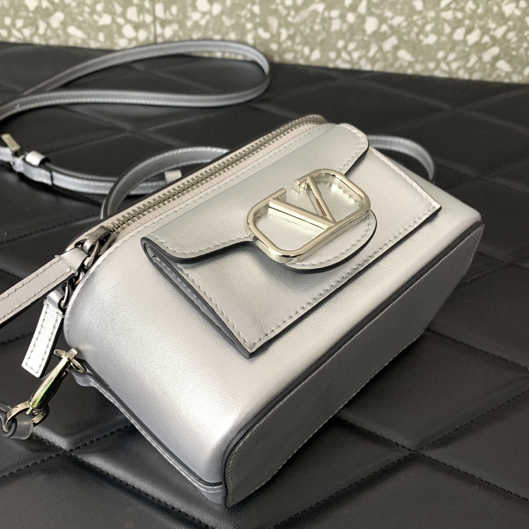 Valentino Alentino Garavani Box Bag-16.5*10*7.5CM