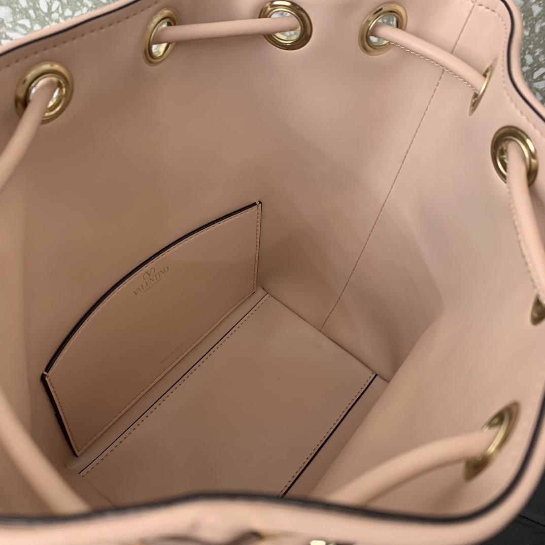 Valentino Alentino Garavani Loco Bag-16*19*11CM