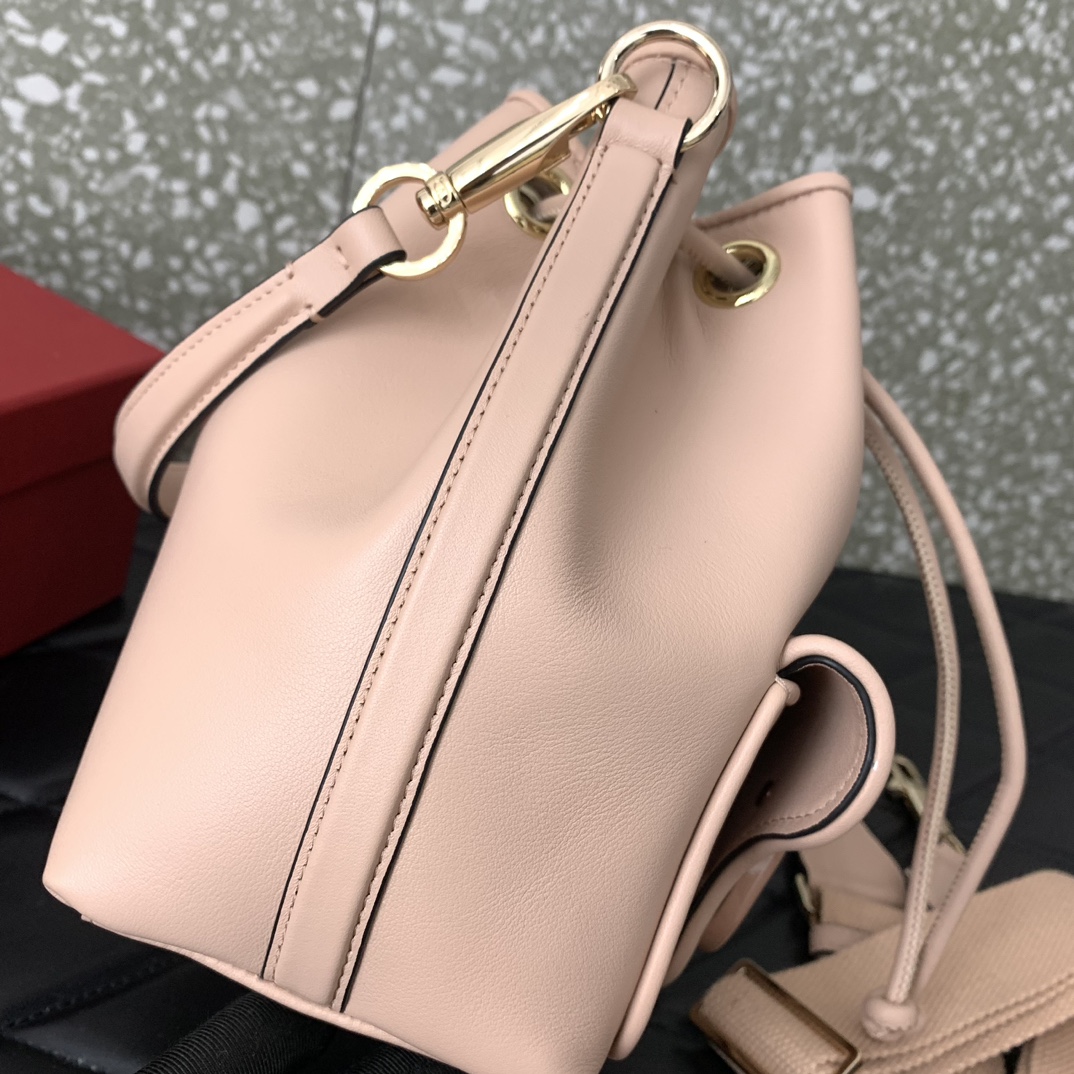 Valentino Alentino Garavani Loco Bag-16*19*11CM