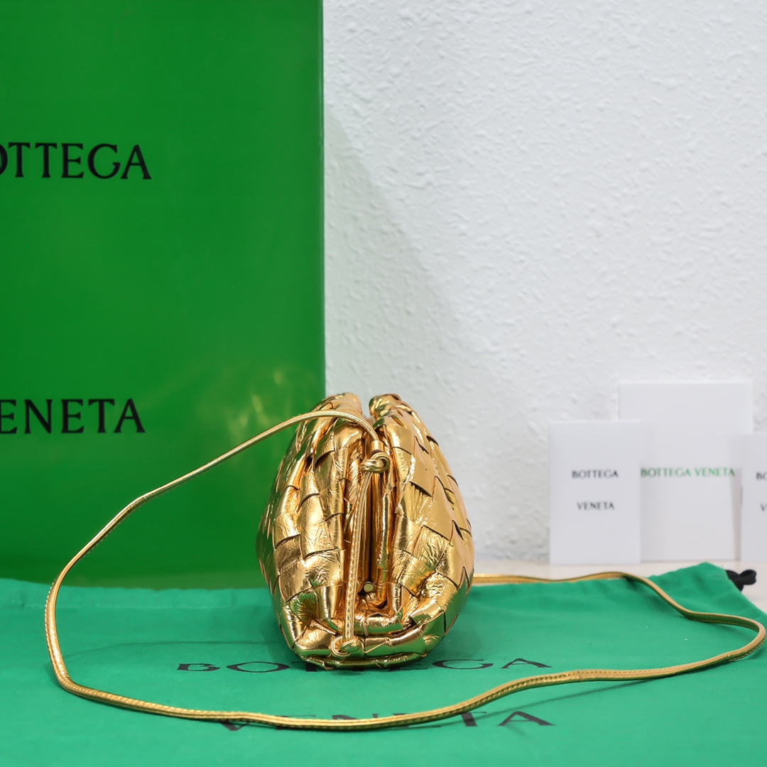 bo*te*ga Ve*ne*ta the pouch bag-22*9cm
