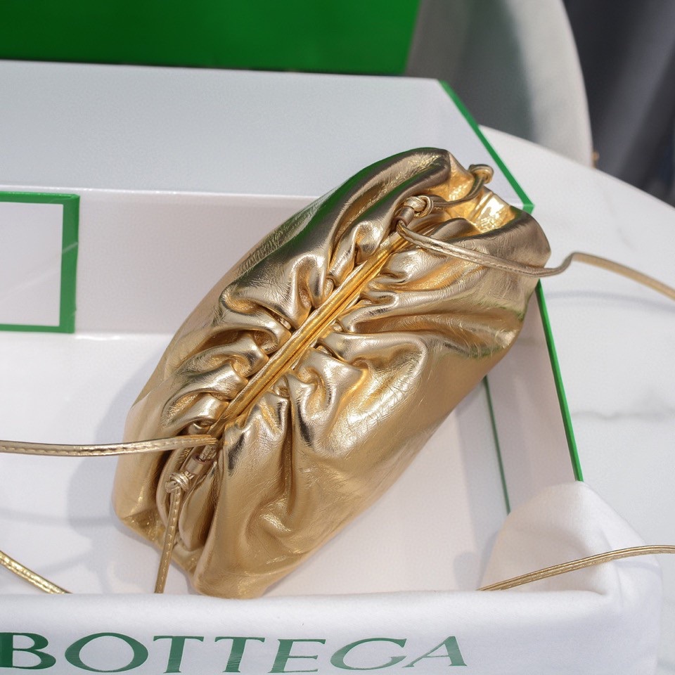 bo*te*ga Ve*ne*ta the pouch bag-22*9cm