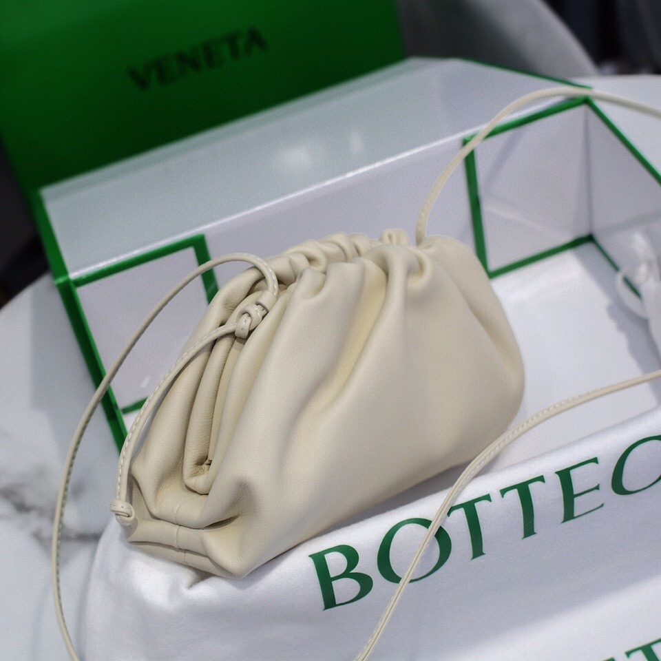 bo*te*ga Ve*ne*ta the pouch bag-22*9cm