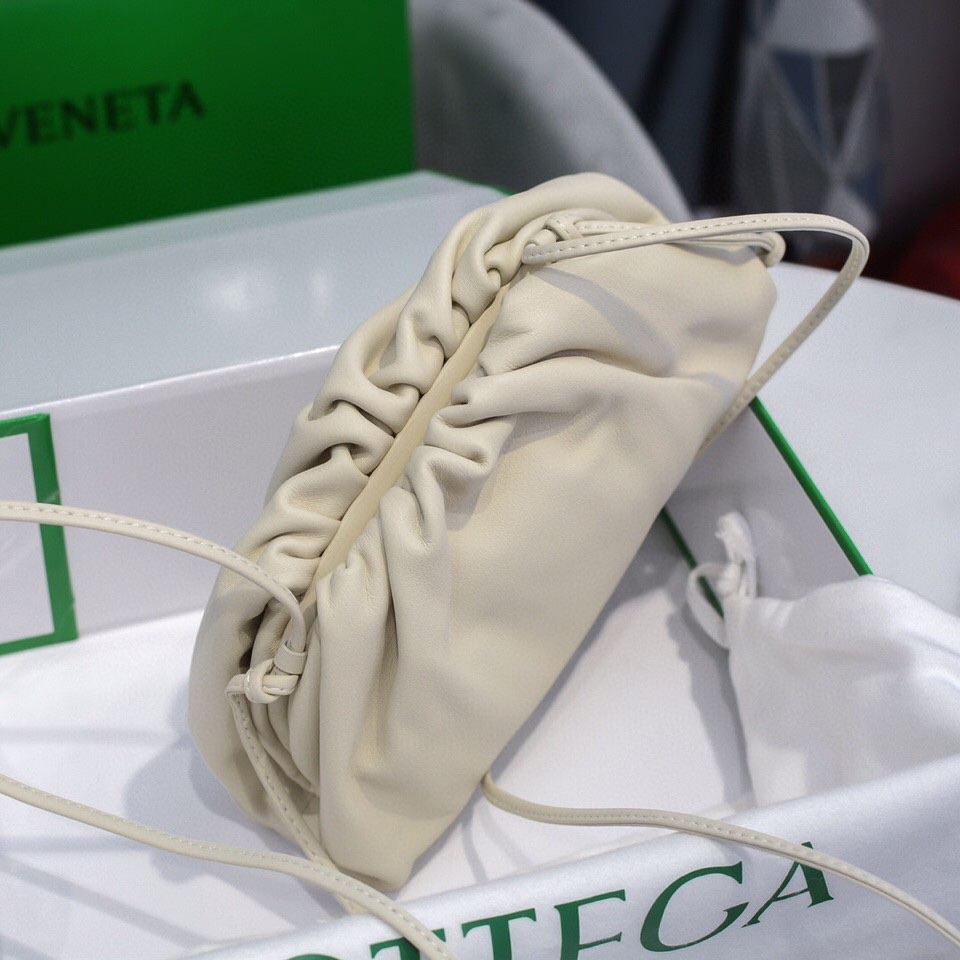 bo*te*ga Ve*ne*ta the pouch bag-22*9cm
