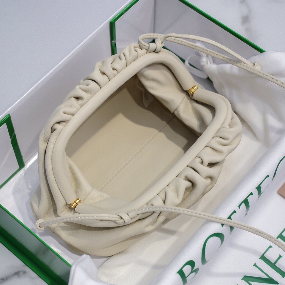 bo*te*ga Ve*ne*ta the pouch bag-22*9cm