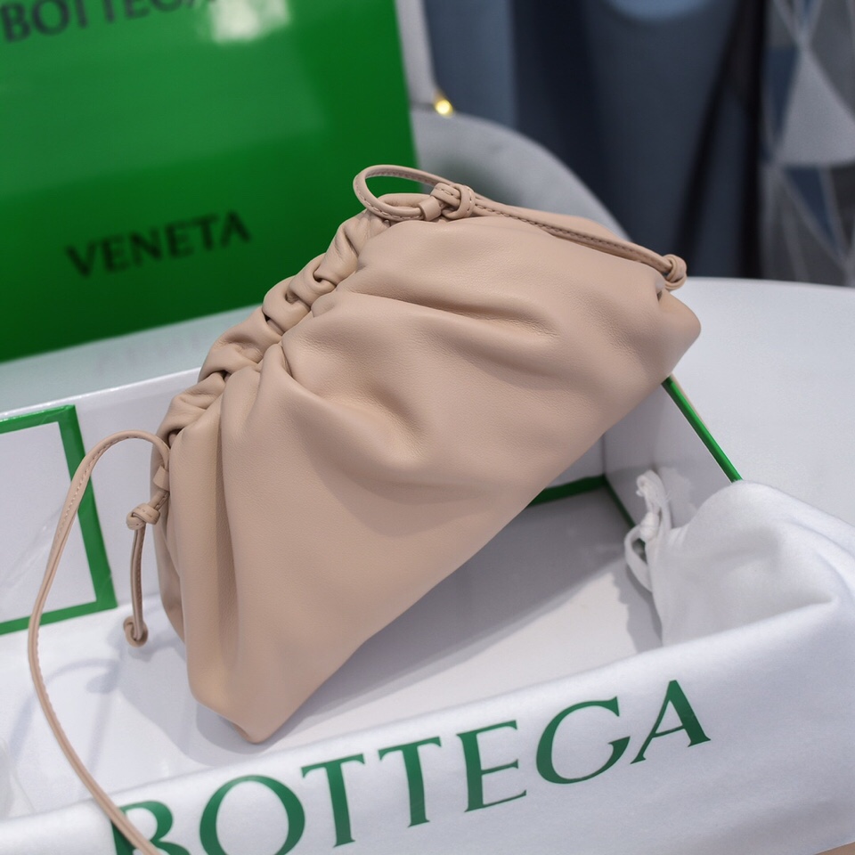 bo*te*ga Ve*ne*ta the pouch bag-22*9cm