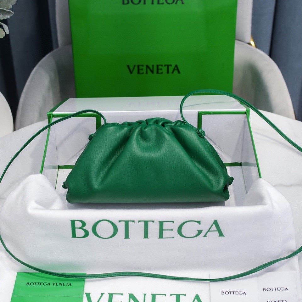 bo*te*ga Ve*ne*ta the pouch bag-22*9cm