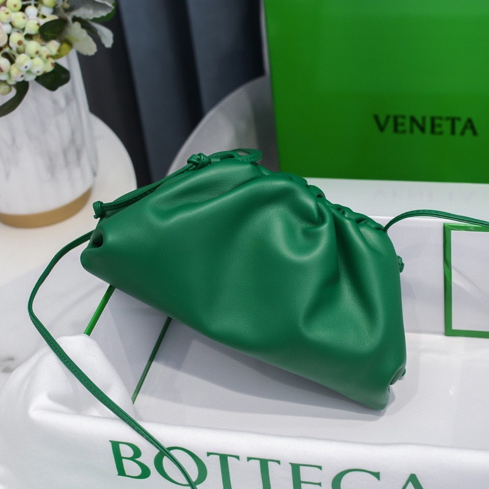bo*te*ga Ve*ne*ta the pouch bag-22*9cm