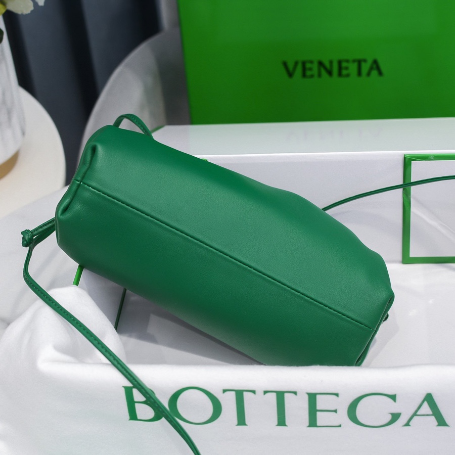 bo*te*ga Ve*ne*ta the pouch bag-22*9cm