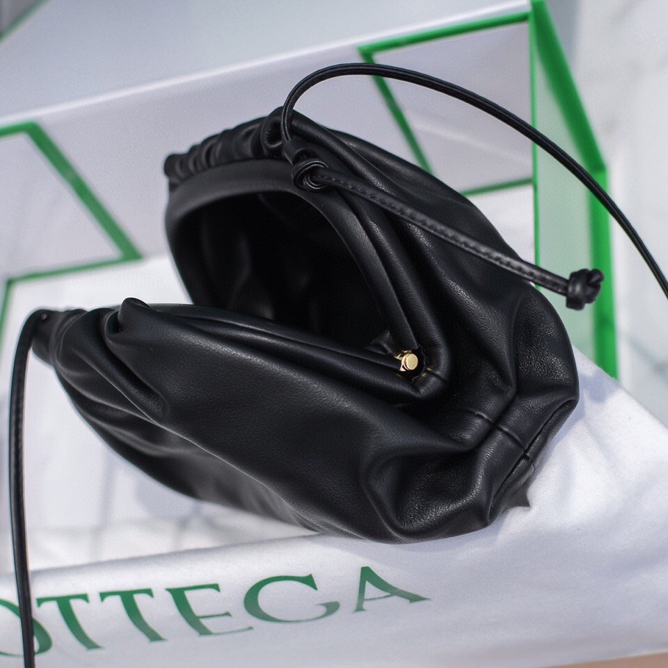 bo*te*ga Ve*ne*ta the pouch bag-22*9cm