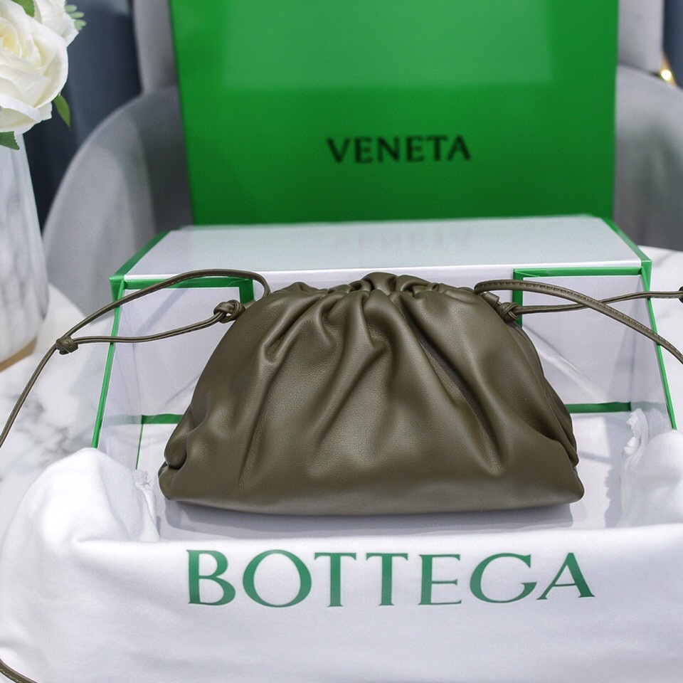bo*te*ga Ve*ne*ta the pouch bag-22*9cm