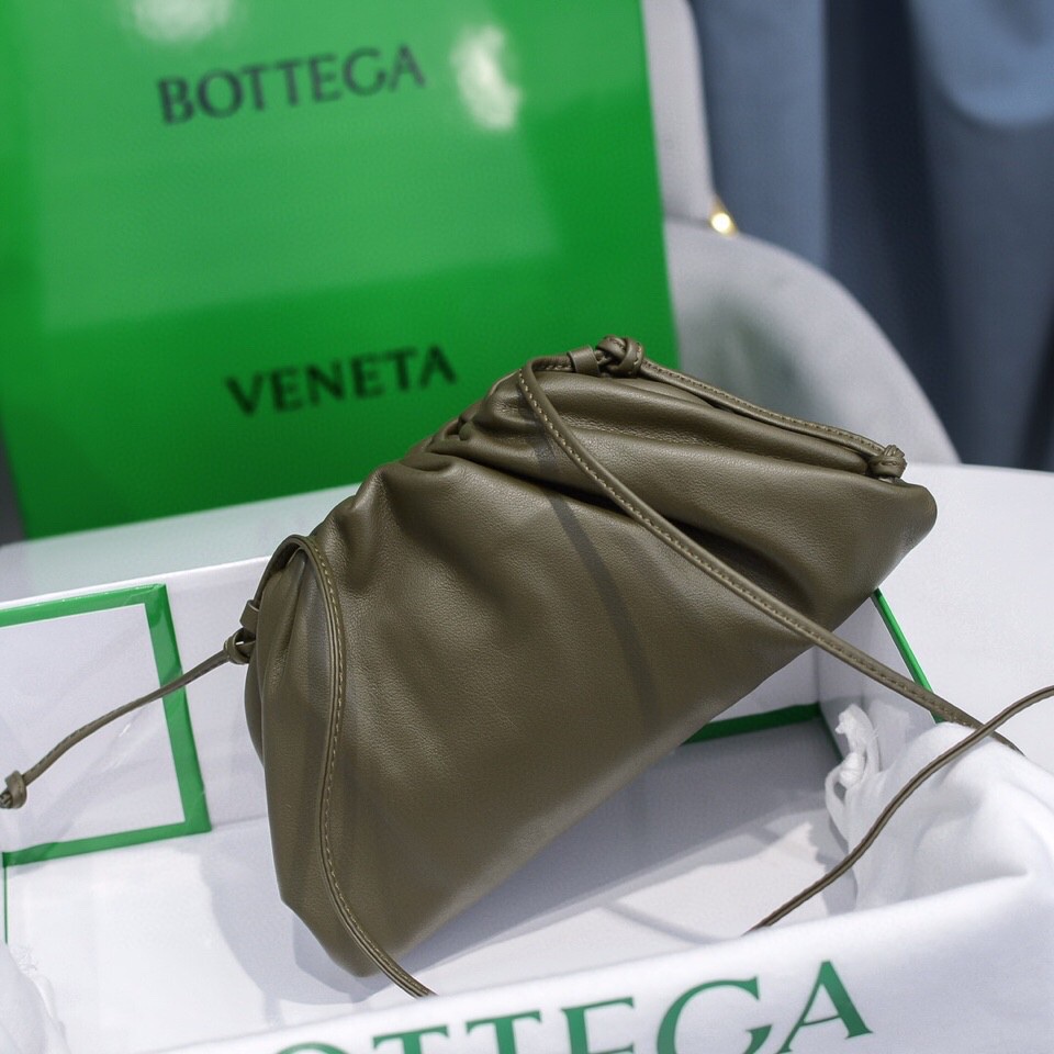 bo*te*ga Ve*ne*ta the pouch bag-22*9cm