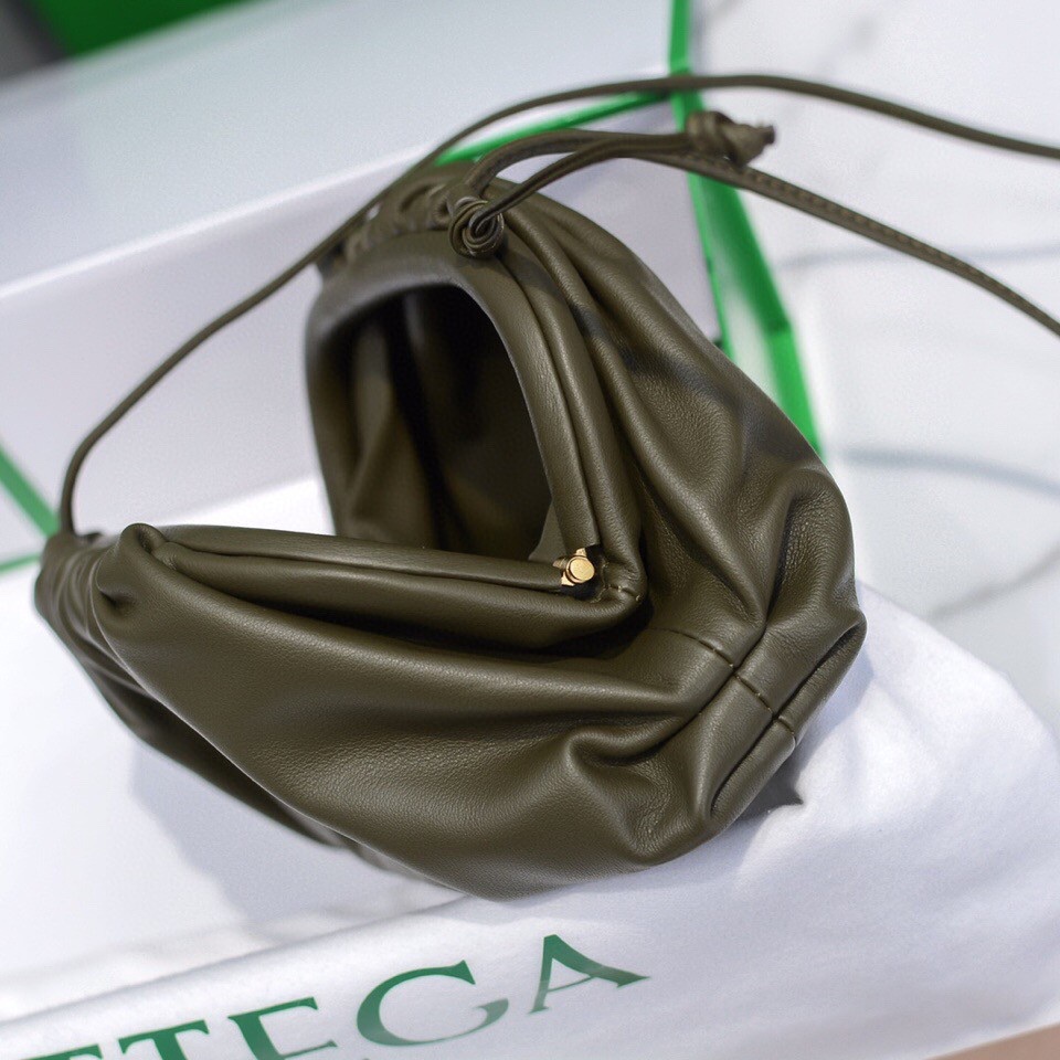 bo*te*ga Ve*ne*ta the pouch bag-22*9cm