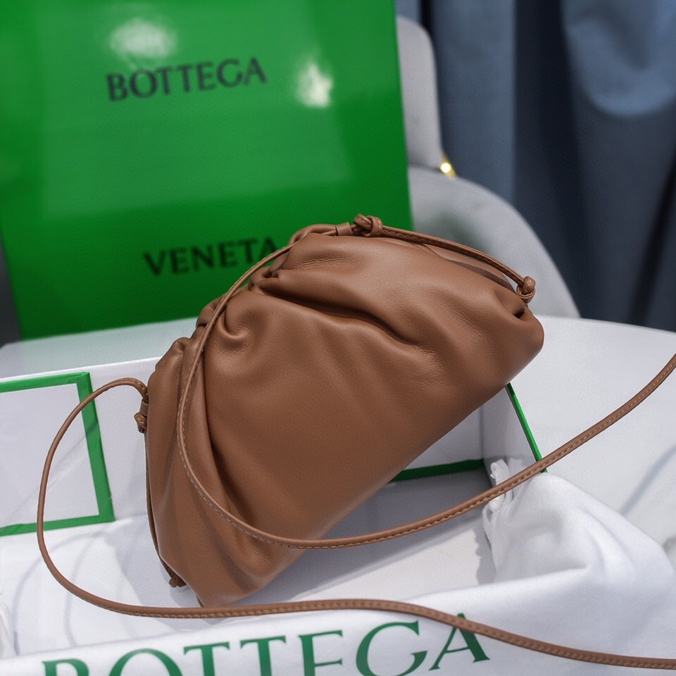 bo*te*ga Ve*ne*ta the pouch bag-22*9cm