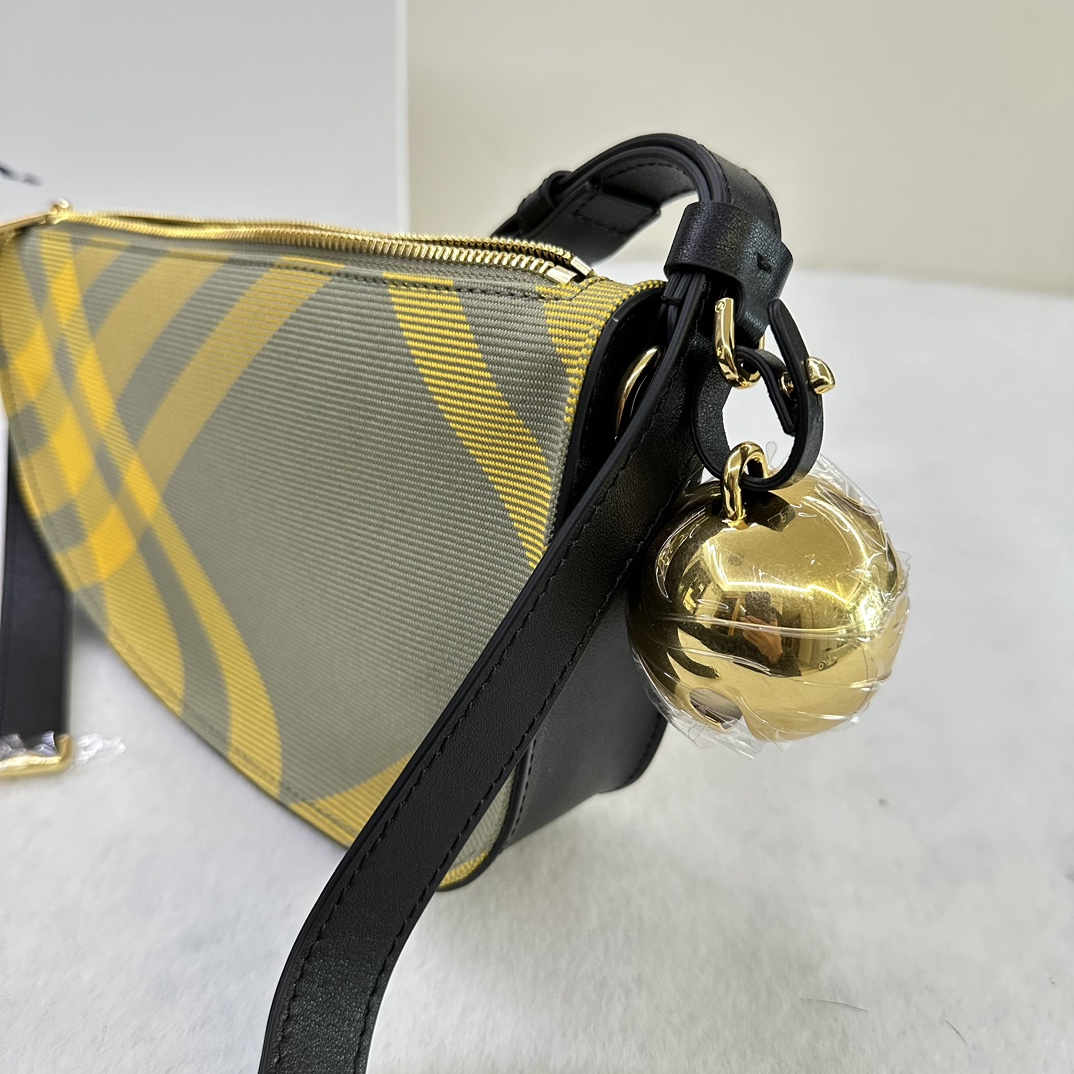 B**rry shield bag-26*5.5*13.5cm