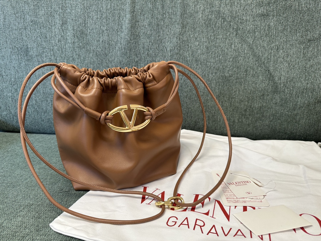 Valentino Garavani Vlogo Pouf Bag-23x19x14CM