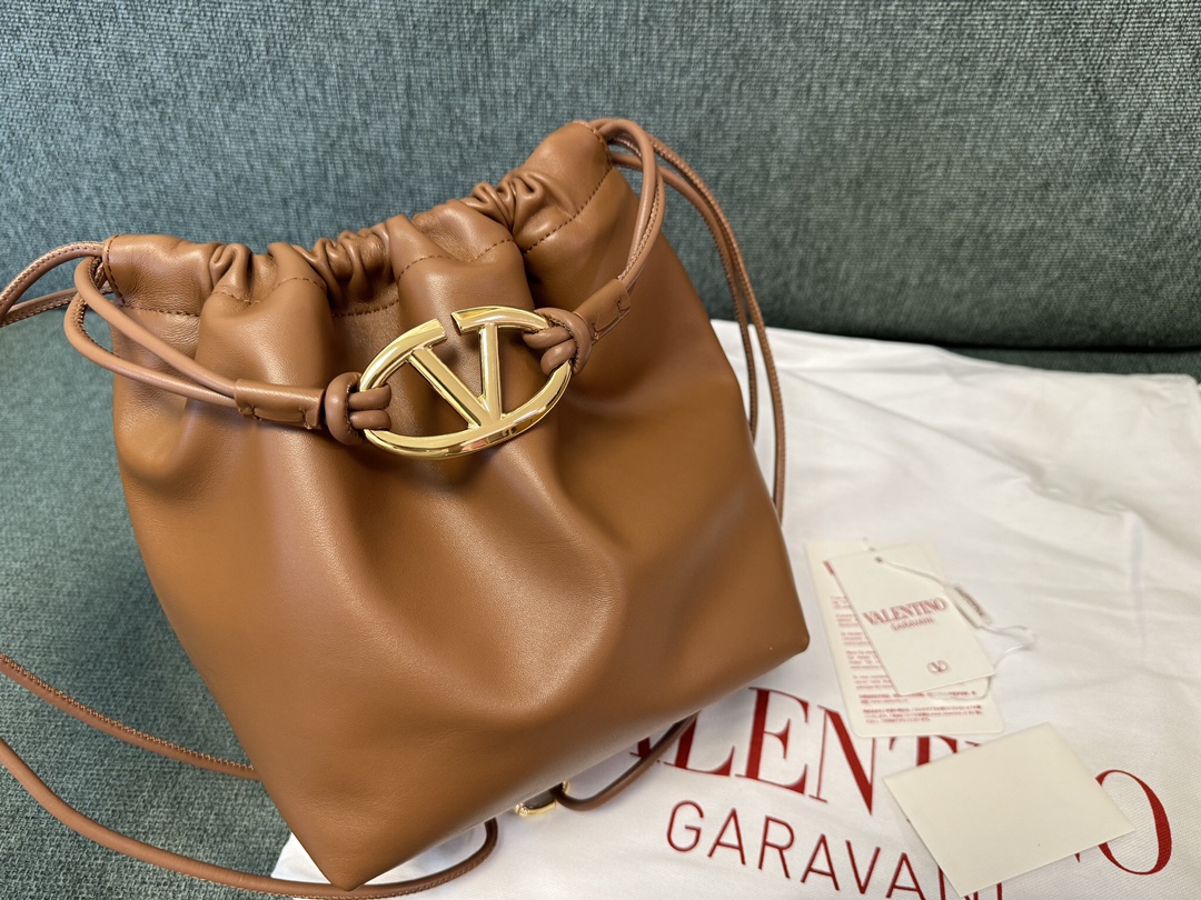 Valentino Garavani Vlogo Pouf Bag-23x19x14CM